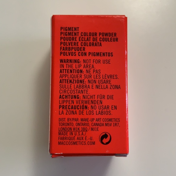 New LE Rare MAC Wonder Woman pigment eyeshadow - Picture 3 of 4